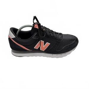 New‎ Balance 311 Women's Sneakers Black with Pink Accent size 10